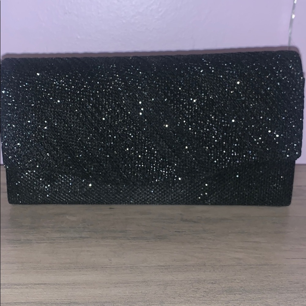 Cute clutch/wallet for any formal event.